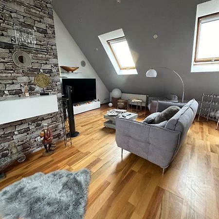 Zentrale Maisonette Mit Buero & Parkplatz Грисхайм Экстерьер фото