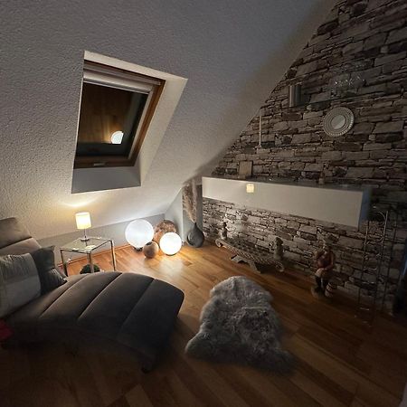 Zentrale Maisonette Mit Buero & Parkplatz Грисхайм Экстерьер фото