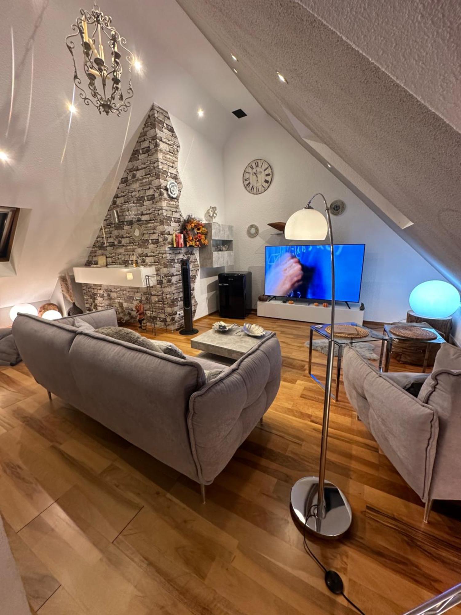 Zentrale Maisonette Mit Buero & Parkplatz Грисхайм Экстерьер фото