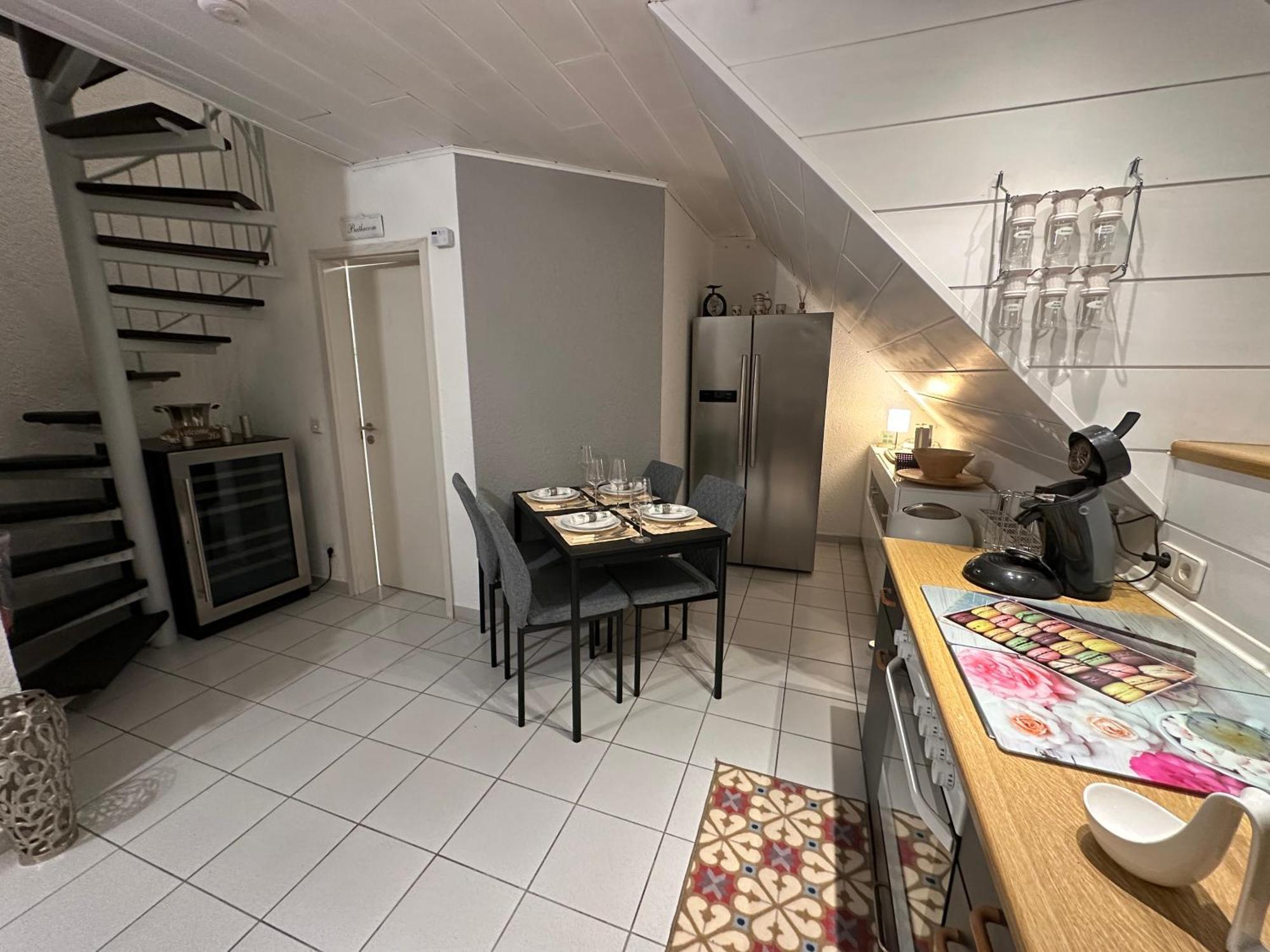 Zentrale Maisonette Mit Buero & Parkplatz Грисхайм Экстерьер фото