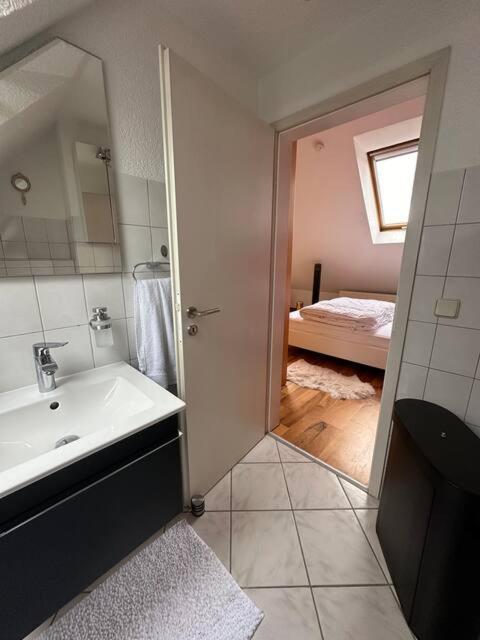 Zentrale Maisonette Mit Buero & Parkplatz Грисхайм Экстерьер фото